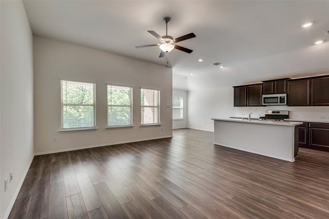Photo - 1540 Acmite Ave
