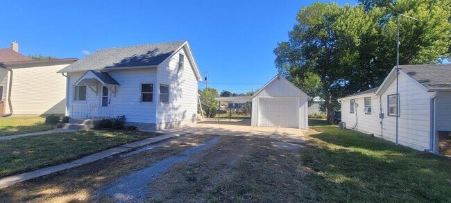 Photo - 120 N Iowa Ave