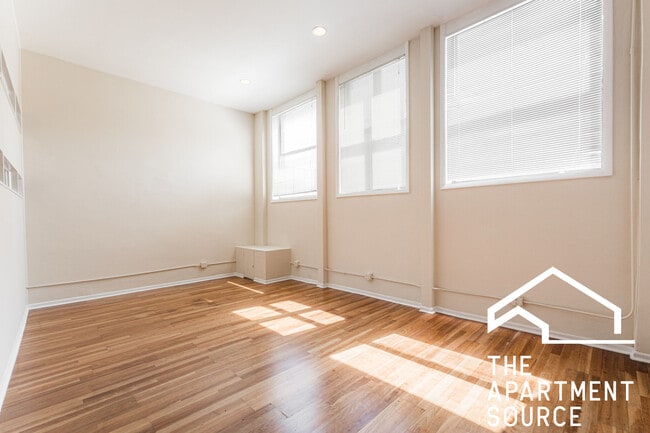Photo - 2120 W Grand Ave Unit d