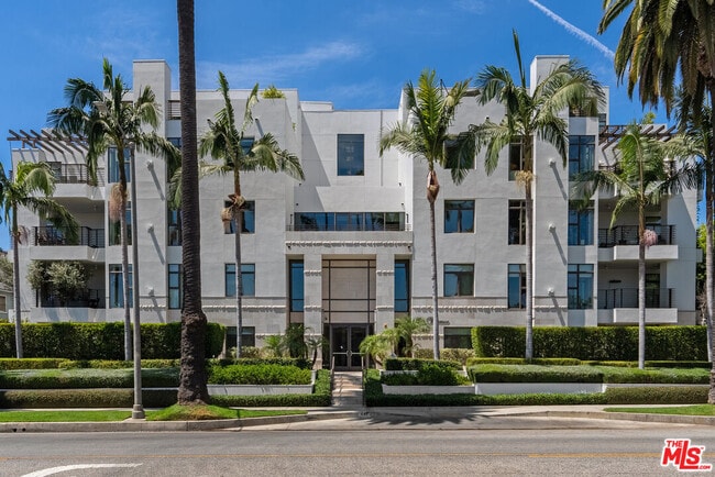Building Photo - 447 N Doheny Dr Unit 302 Rental