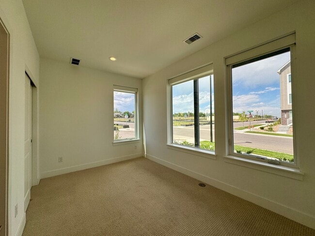 Photo - 706 Saddle Dr