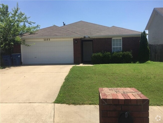 Building Photo - 1103 SW Apache Dr Rental