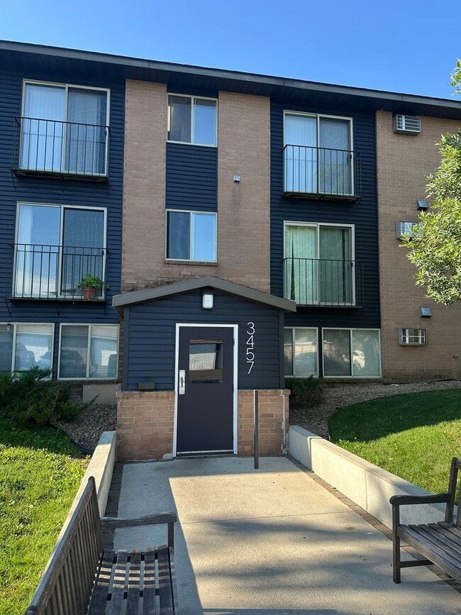 Building Photo - Two Bedroom Unit NP-311 Rental