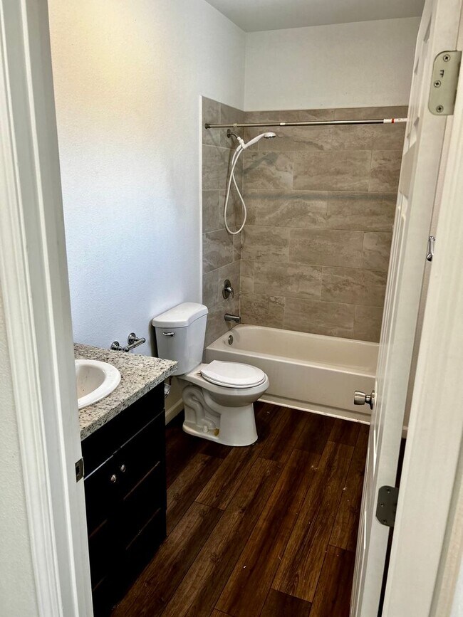 Photo - 1328 S Santa Fe St Unidad 1328 S Santa Fe St #102