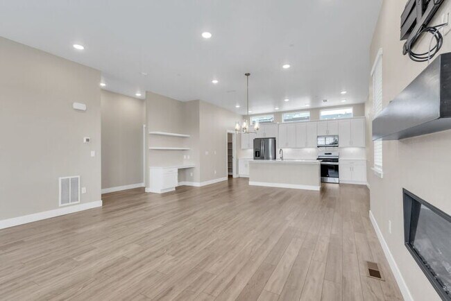 Photo - 1555 W 67th Ave House