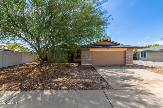 Building Photo - 5603 W Greenbriar Dr