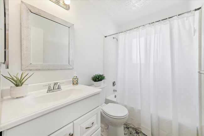 Building Photo - 4606 Laureldale Rd