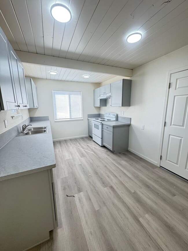 Photo - 4 bed / 2 ba home - N Yuba City