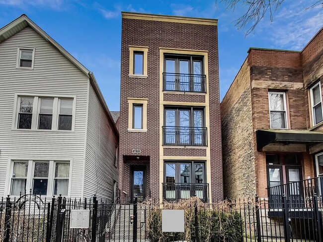 Building Photo - 1651 N Artesian Ave Unit Apt 3