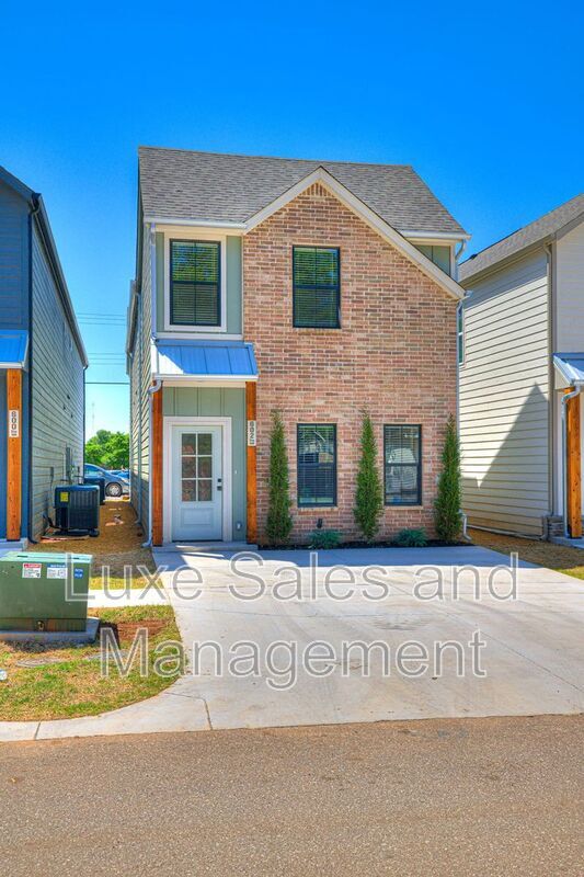 Photo - 612 W 2nd St