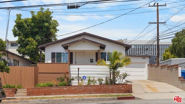 Building Photo - 3119 Arizona Ave Rental