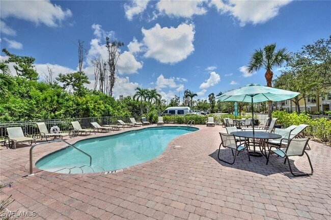 Photo - 10060 Lake Cove Dr Unidad 301