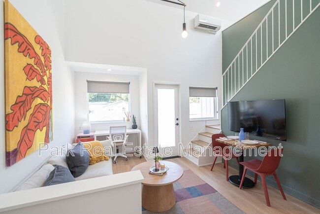 Building Photo - 901 E Edenton St