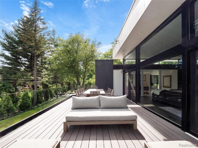 Photo - 3467 Sutton Pl