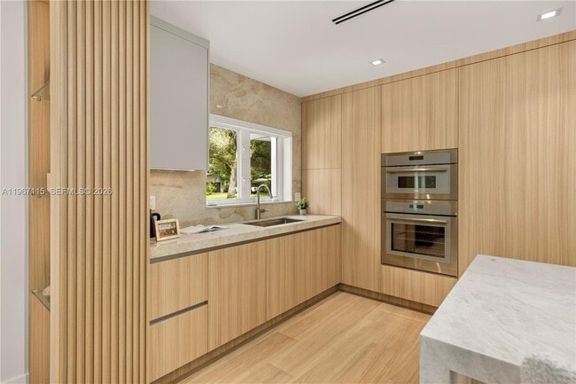 Photo - 6011 Maynada St