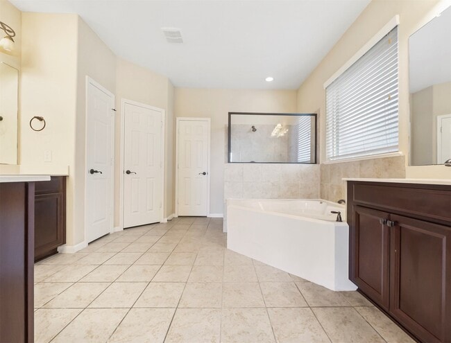 Building Photo - 4919 Blackwater Ln