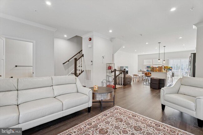 Photo - 102 Foxtail Wy