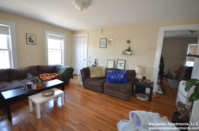 Photo - 53 W 7th St Unit 2