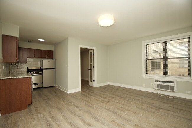 Photo - 448 W Barry Ave Unidad 714
