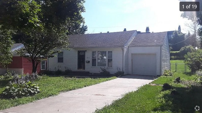 Building Photo - Prestine 2 Bed 1 Bath Rental