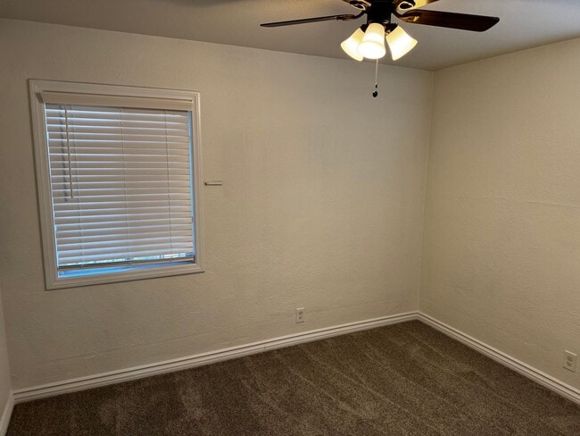 Photo - Downtown Single Story - Corner Lot - Remod...