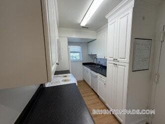 140 Newton St Unit 5