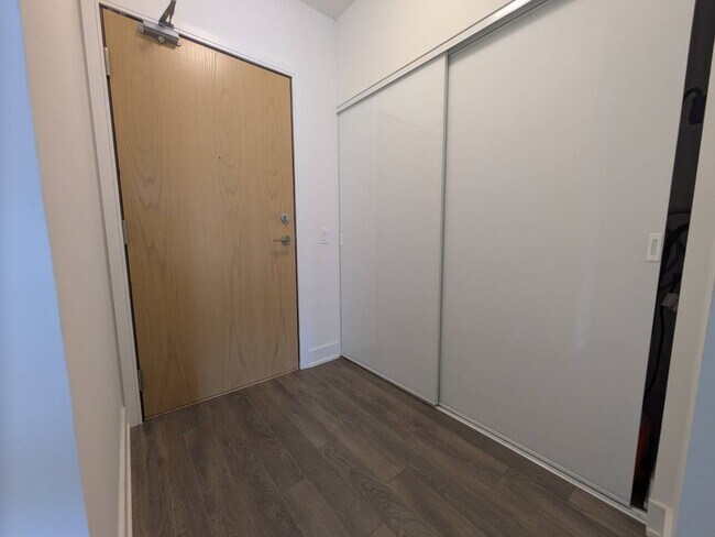 Photo - 211-1350 Ellesmere Road Unit 211