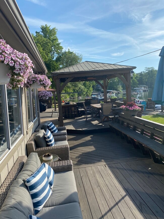 Photo - 3599 Orchard Lake Rd Unit 2