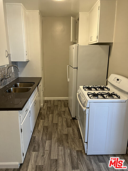 Photo - 3987 Denker Ave Unit 6