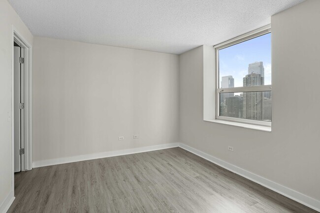 Photo - 542 N State St