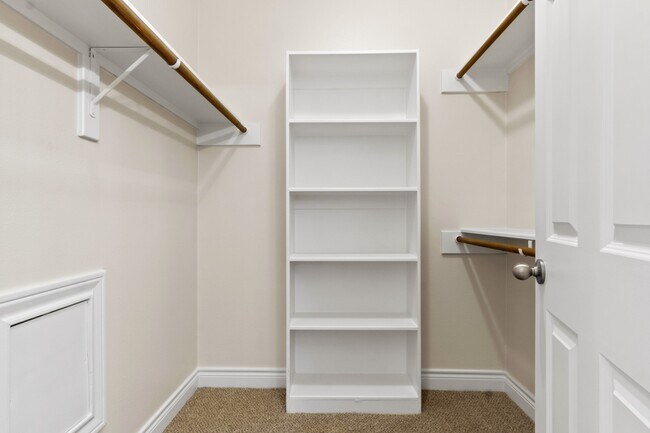 Photo - 2917 Clinton Dr