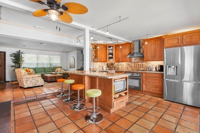 Photo - 2330 NE 48th St