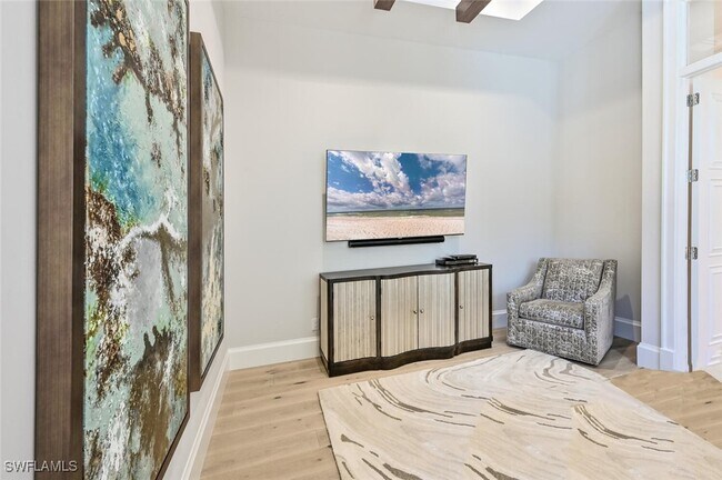 Photo - 727 Buttonbush Ln