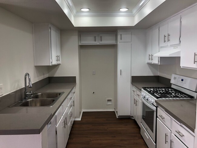 Photo - 6400 Kraft Avenue