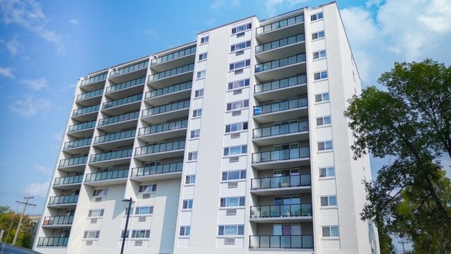 Building Photo - Olympic Tower Unit 868