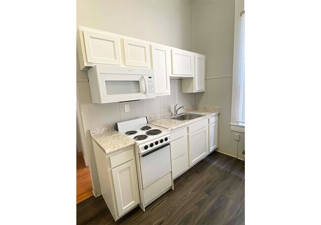 Photo - 3300 Jefferson Ave Unit 3300-04