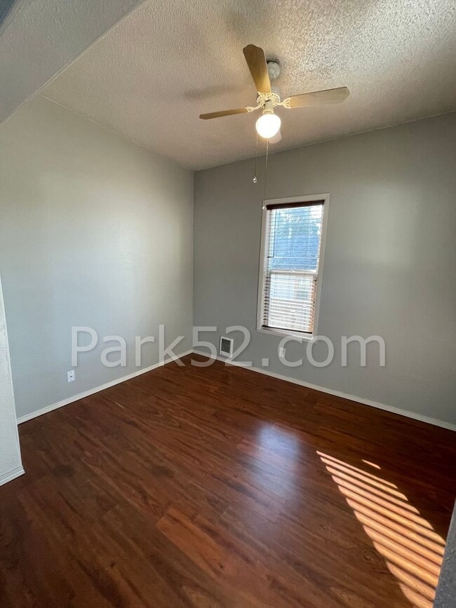 Photo - 3 Bedroom Tacoma Single Family Home- Pet Friendly!