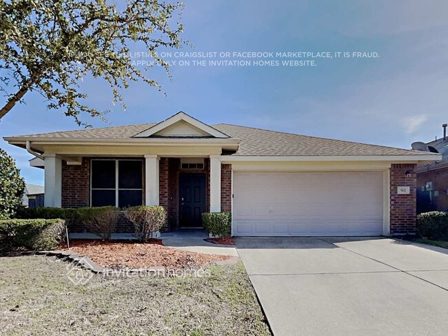 Building Photo - 562 Hickory Ln