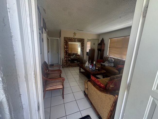 Photo - 401 SW 78th Pl