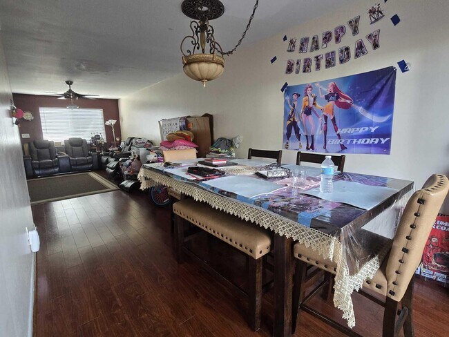 5204 Bayside Dr