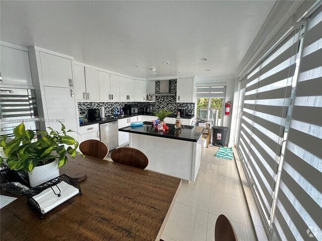 Building Photo - 5321 SW 89th Ct Rental