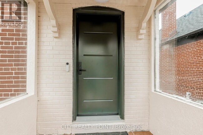 Photo - 80 Albani St