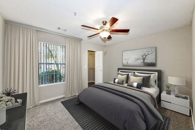 Photo - Signature at Sugarloaf Apartments