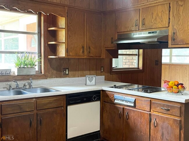 Photo - 6885 Old National Hwy