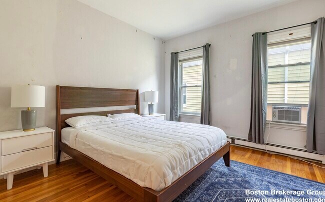 Building Photo - 61 Hillside St Unit #3