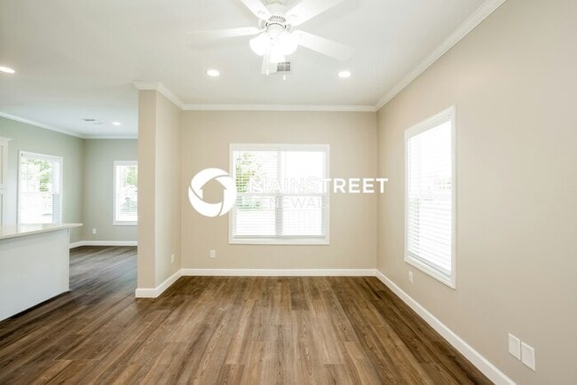 Photo - 3 Bedroom Pet-Friendly Home in St. Petersburg, FL with Main Street Renewal