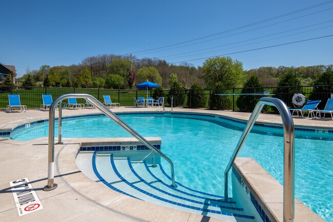 Photo - Autumn Lake Apartments