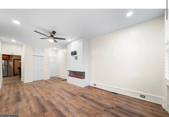 living room - 1114 Snyder Ave