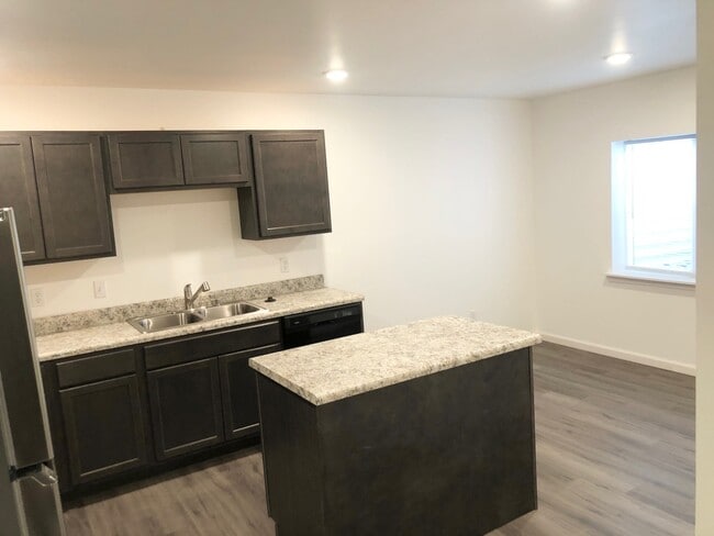 Photo - Red Rooster Apartments