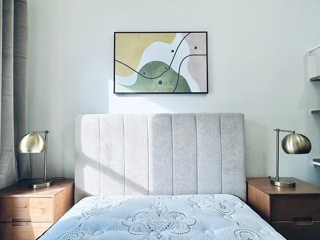 Furnished room/NOT APARTMENT